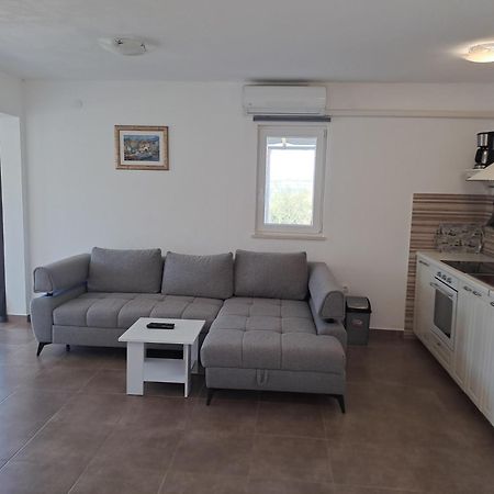 Nane Garden House With Heated Pool Βίλα Mirce Εξωτερικό φωτογραφία