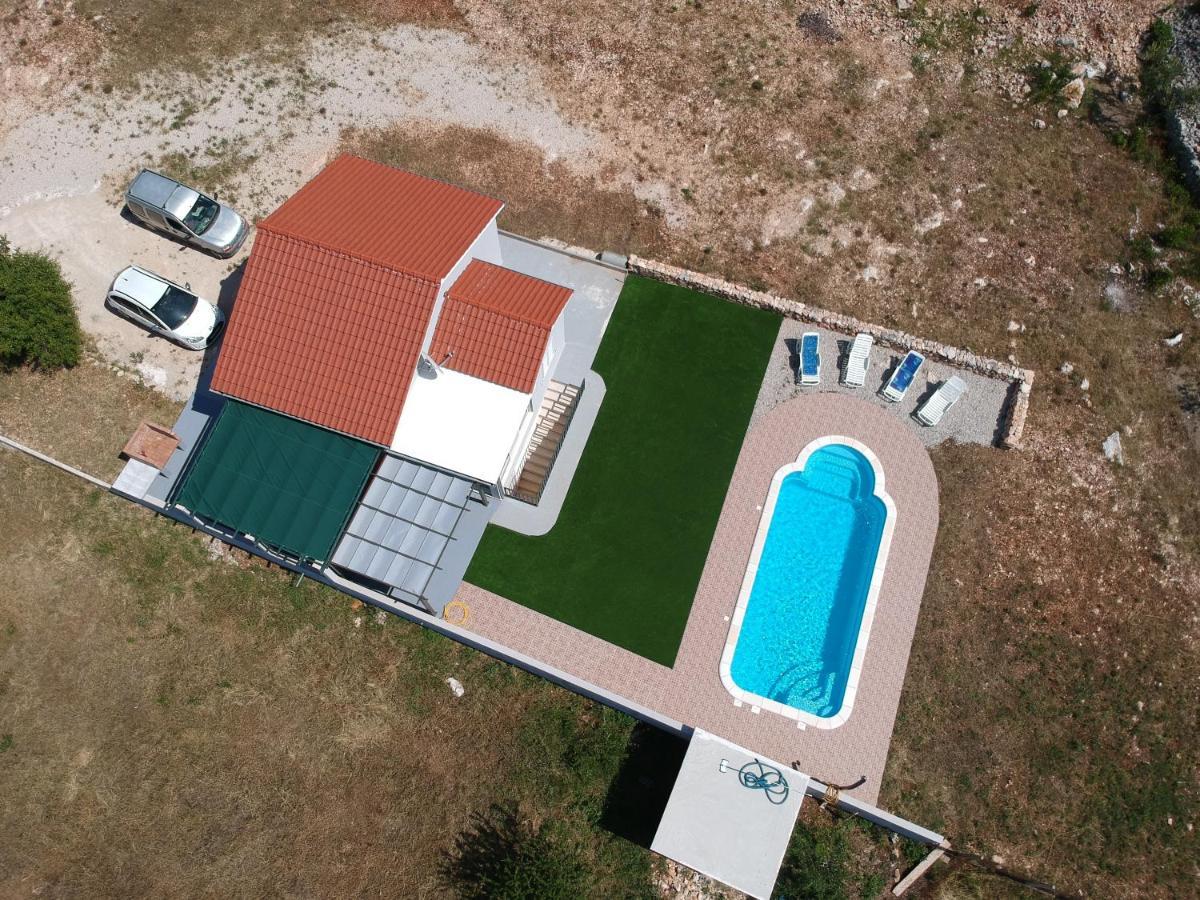 Nane Garden House With Heated Pool Βίλα Mirce Εξωτερικό φωτογραφία