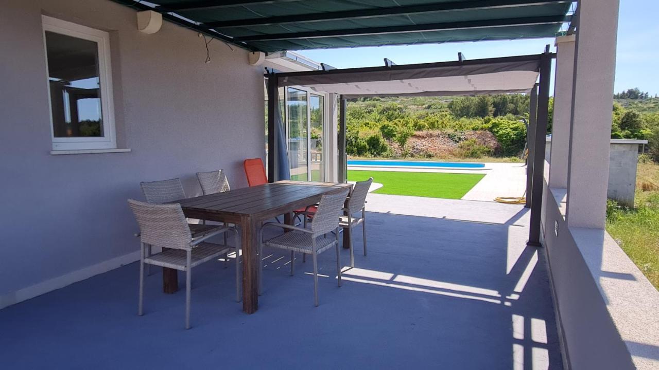 Nane Garden House With Heated Pool Βίλα Mirce Εξωτερικό φωτογραφία